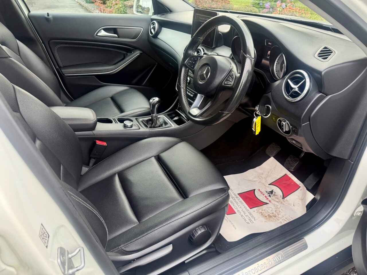 2017 MERCEDES GLA 2.1 GLA200d Sport (Executive) SUV Diesel (LOW MILES) - vehicle photo 8 for sale on PureCar