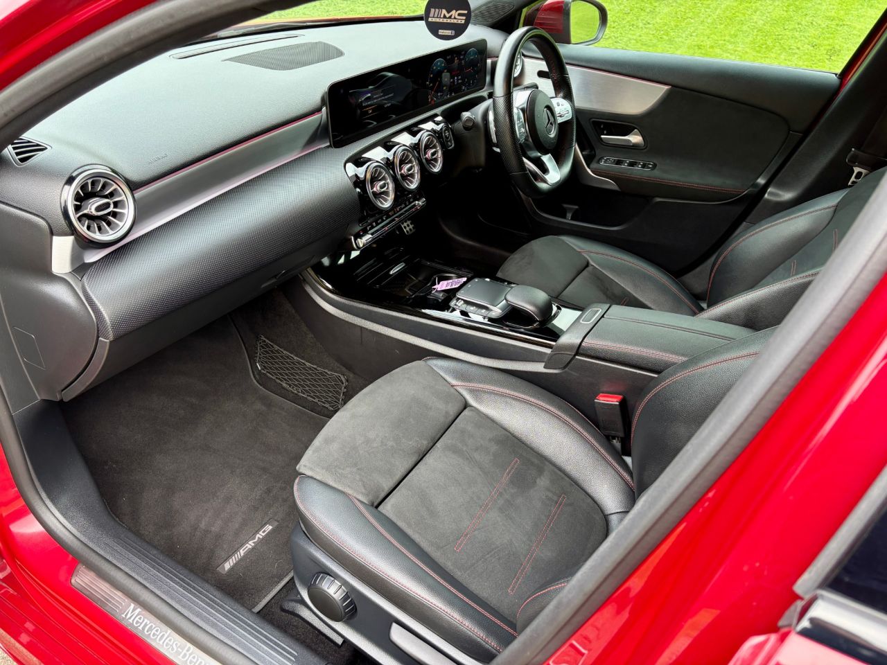 2020 MERCEDES A CLASS 1.5 A180d AMG Line (Premium 2) Hatchback 5dr Diesel 7G-DCT Euro 6 (s/s) (11 - vehicle photo 10 for sale on PureCar