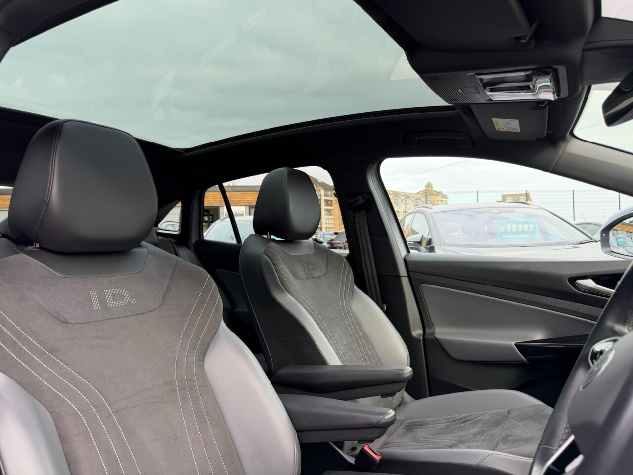 2023 VOLKSWAGEN ID.5 Pro 77kWh Style SUV 5dr Electric Auto (174 ps) ONLY 64659 GENUINE MILES - vehicle photo 19 for sale on PureCar