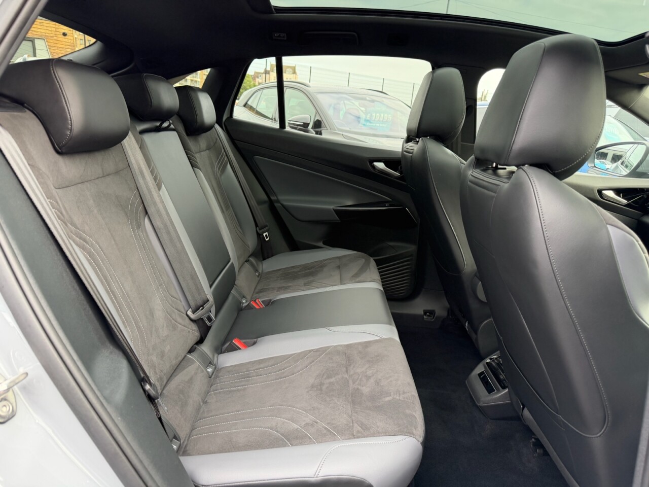 2023 VOLKSWAGEN ID.5 Pro 77kWh Style SUV 5dr Electric Auto (174 ps) ONLY 64659 GENUINE MILES - vehicle photo 30 for sale on PureCar