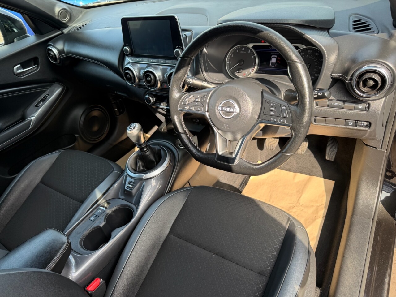 2023 NISSAN JUKE 1.0 DIG-T N-Connecta SUV 5dr Petrol Manual Euro 6 (s/s) (114 ps) ONLY 40123 - vehicle photo 29 for sale on PureCar
