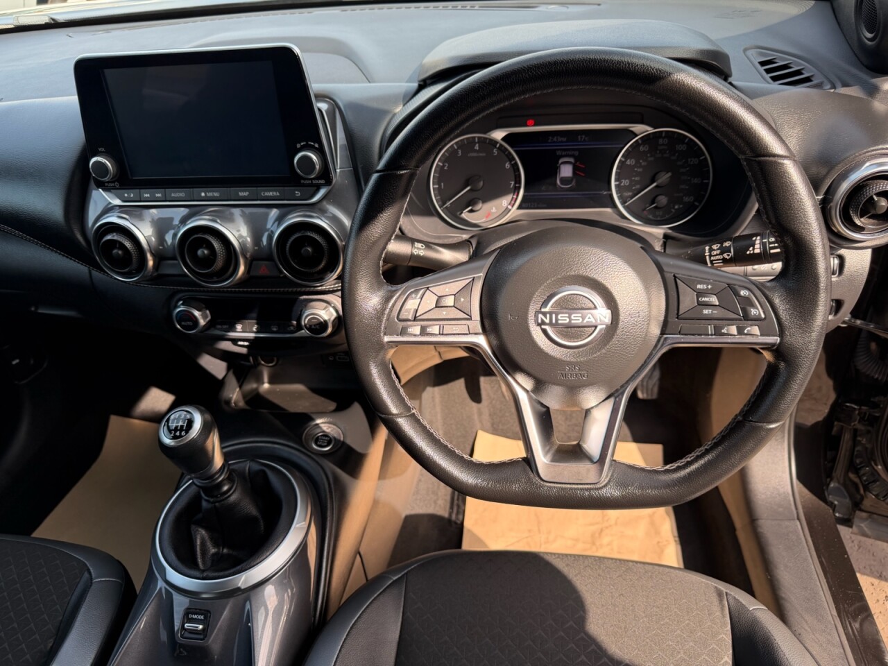 2023 NISSAN JUKE 1.0 DIG-T N-Connecta SUV 5dr Petrol Manual Euro 6 (s/s) (114 ps) ONLY 40123 - vehicle photo 15 for sale on PureCar