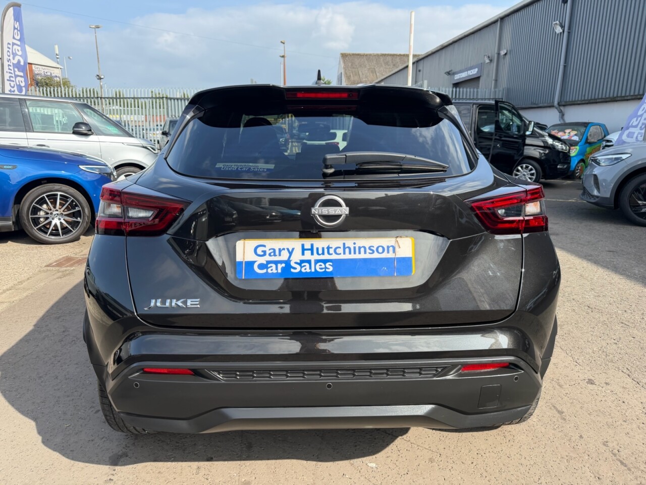 2023 NISSAN JUKE 1.0 DIG-T N-Connecta SUV 5dr Petrol Manual Euro 6 (s/s) (114 ps) ONLY 40123 - vehicle photo 6 for sale on PureCar