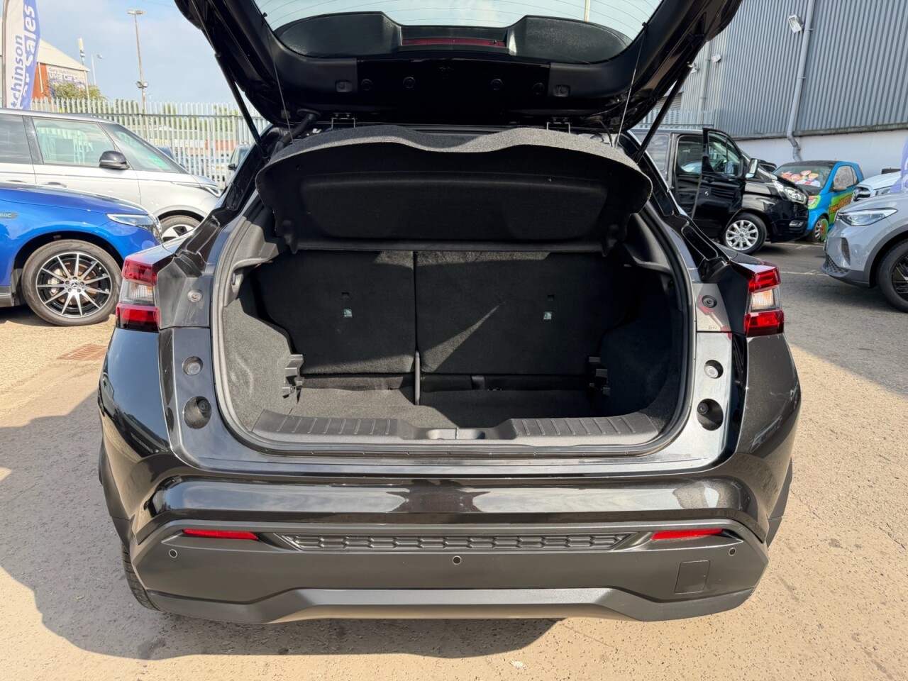 2023 NISSAN JUKE 1.0 DIG-T N-Connecta SUV 5dr Petrol Manual Euro 6 (s/s) (114 ps) ONLY 40123 - vehicle photo 39 for sale on PureCar