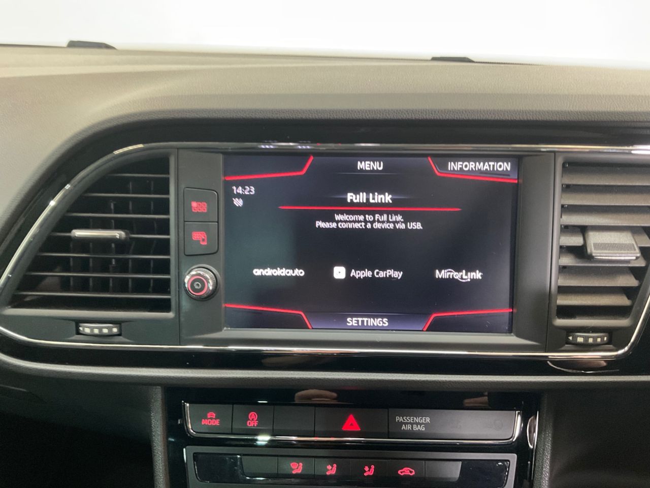 2017 SEAT LEON 2.0 TDI FR Technology Hatchback 5dr Diesel Manual Euro 6 (s/s) (184 ps) - vehicle photo 17 for sale on PureCar