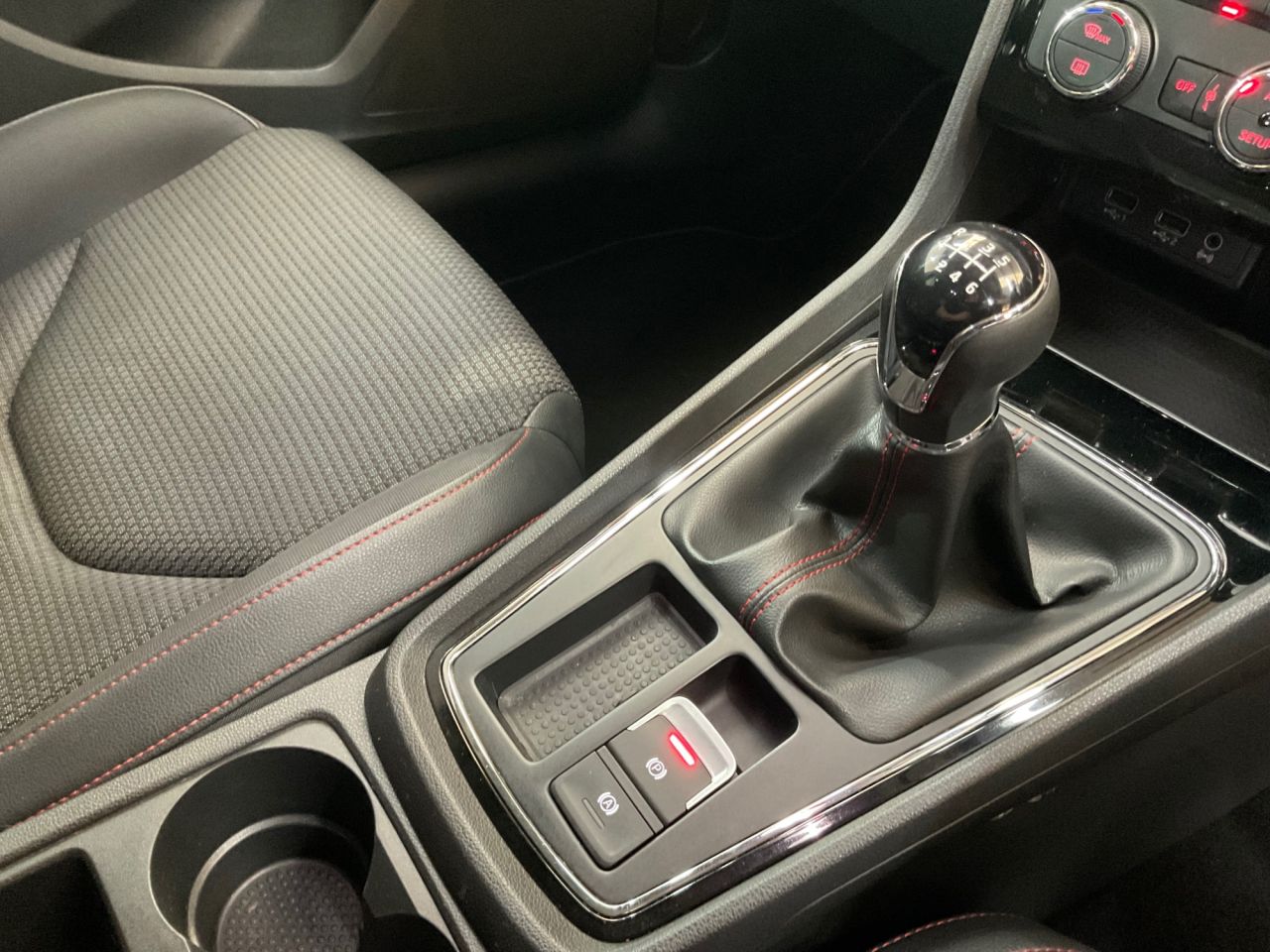 2017 SEAT LEON 2.0 TDI FR Technology Hatchback 5dr Diesel Manual Euro 6 (s/s) (184 ps) - vehicle photo 21 for sale on PureCar