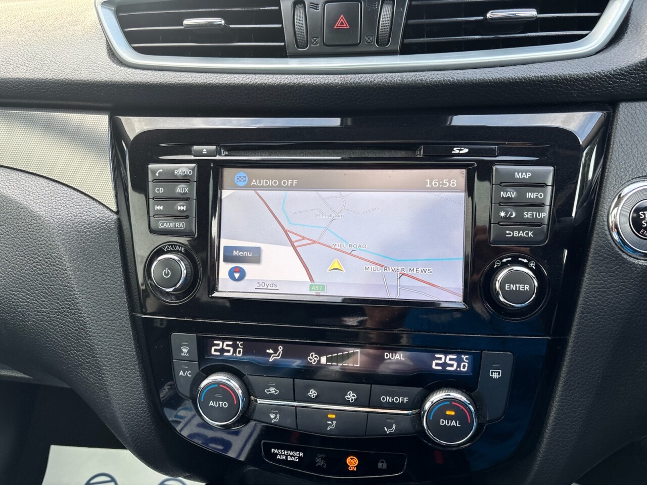 2018 NISSAN QASHQAI 1.5 dCi N-Connecta SUV 5dr Diesel Manual Euro 6 (s/s) (110 ps) - vehicle photo 14 for sale on PureCar