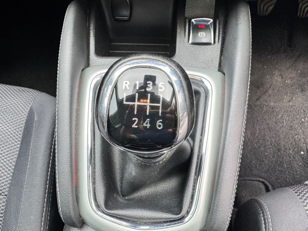 2017 Nissan Qashqai — image 40