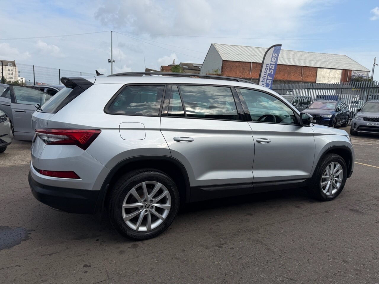 2023 SKODA KODIAQ 2.0 TDI SE Drive SUV 5dr Diesel DSG 4WD Euro 6 (s/s) (7 Seat) (150 ps) NI V - vehicle photo 4 for sale on PureCar