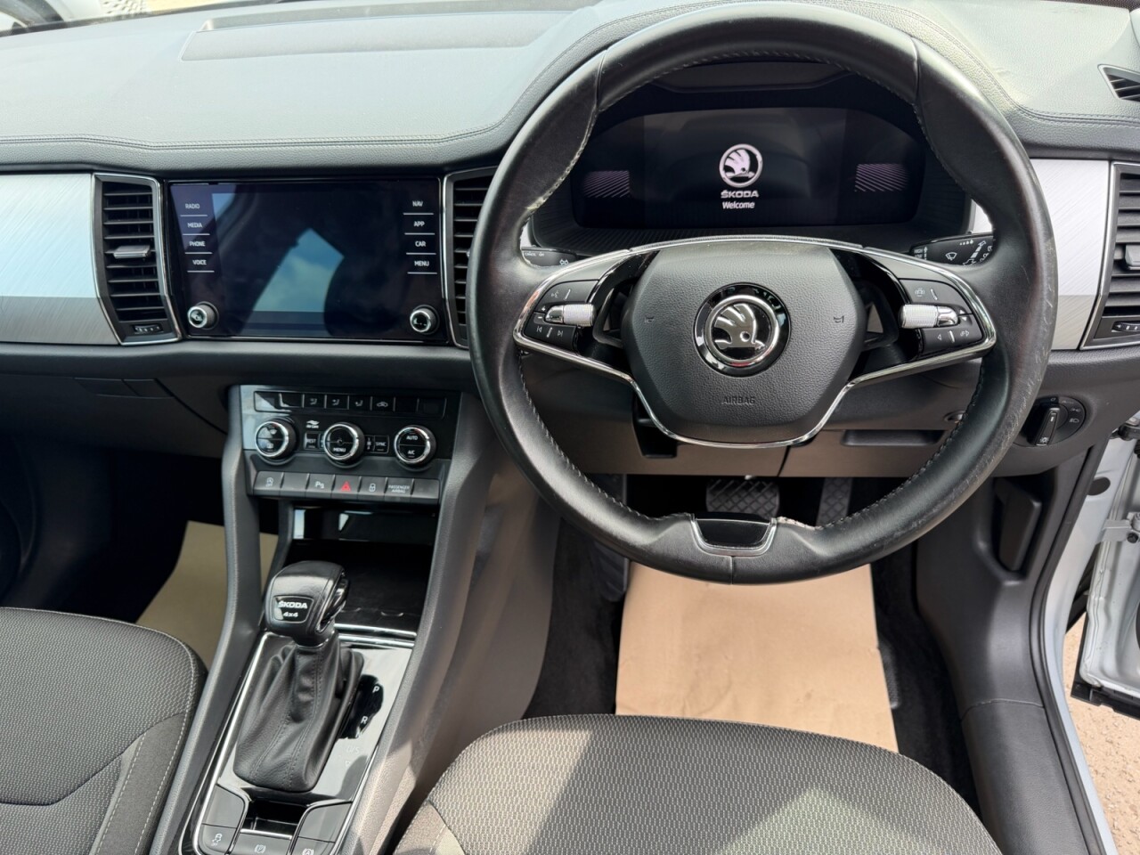 2023 SKODA KODIAQ 2.0 TDI SE Drive SUV 5dr Diesel DSG 4WD Euro 6 (s/s) (7 Seat) (150 ps) NI V - vehicle photo 15 for sale on PureCar