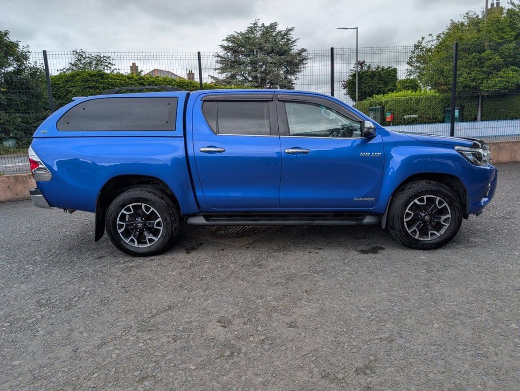 2018 TOYOTA HILUX 2.4 D-4D Invincible X Pickup Double Cab 4dr Diesel Manual 4WD Euro 6 (s/s) - vehicle photo 11 for sale on PureCar