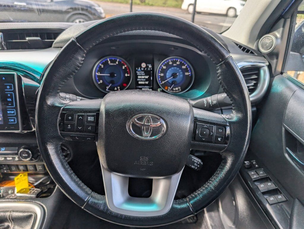 2018 TOYOTA HILUX 2.4 D-4D Invincible X Pickup Double Cab 4dr Diesel Manual 4WD Euro 6 (s/s) - vehicle photo 13 for sale on PureCar