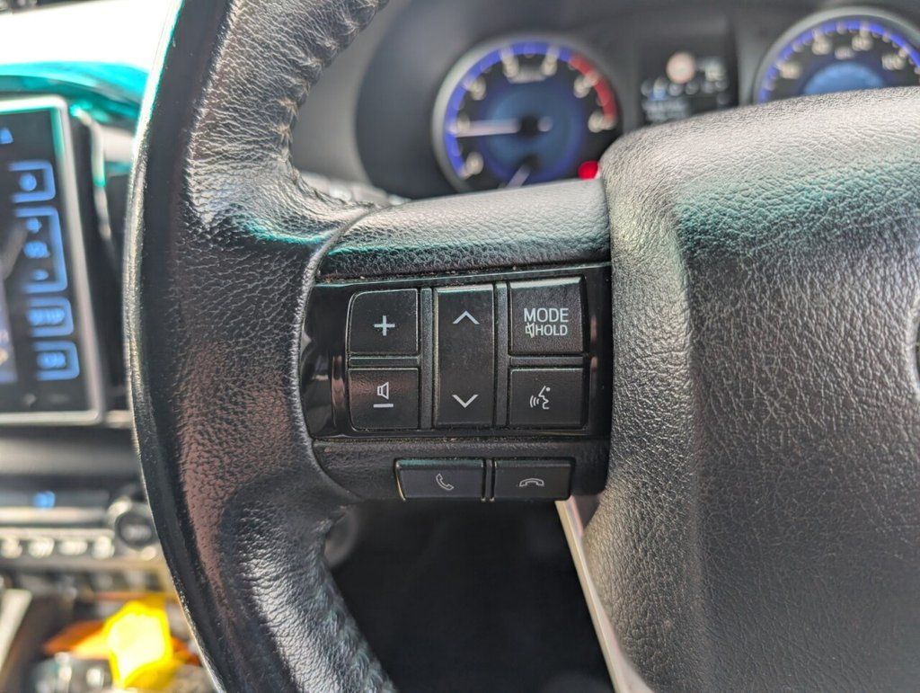 2018 TOYOTA HILUX 2.4 D-4D Invincible X Pickup Double Cab 4dr Diesel Manual 4WD Euro 6 (s/s) - vehicle photo 15 for sale on PureCar