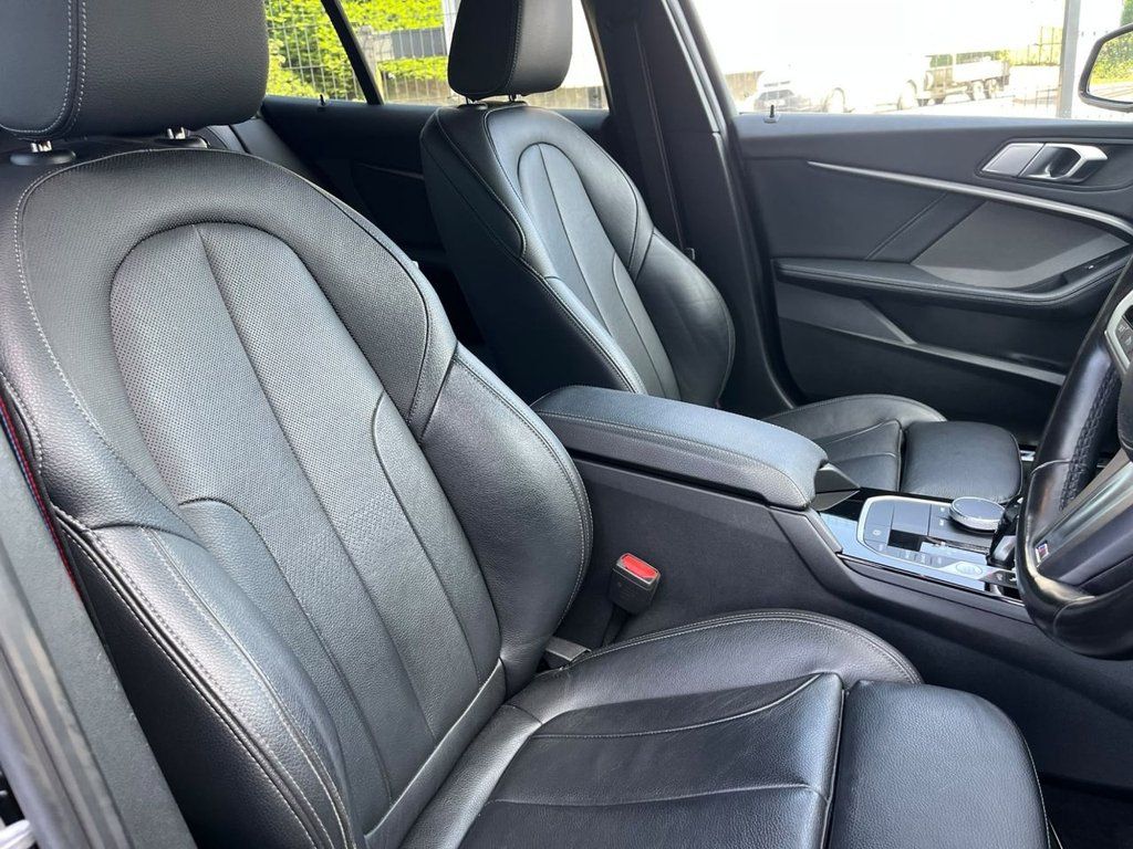 2020 BMW 1 SERIES 2.0 120d M Sport Hatchback 5dr Diesel Auto xDrive Euro 6 (s/s) (190 ps) - vehicle photo 27 for sale on PureCar