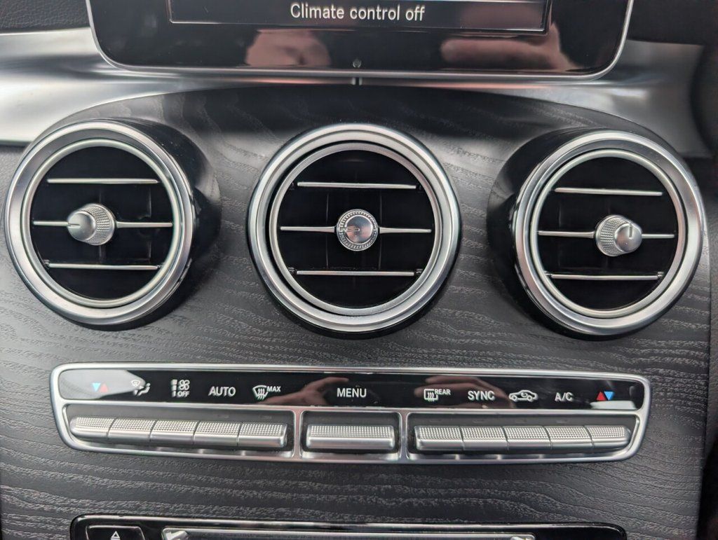 2018 MERCEDES GLC 2.1 GLC220d AMG Line SUV 5dr Diesel G-Tronic+ 4MATIC Euro 6 (s/s) (170 ps) - vehicle photo 24 for sale on PureCar