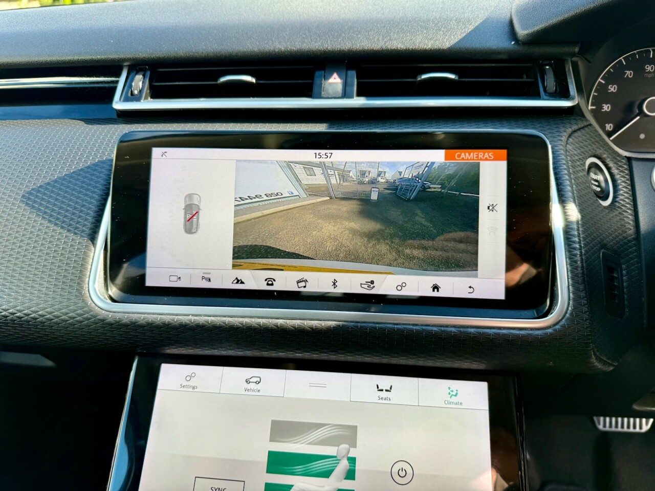 2019 LAND ROVER RANGE ROVER VELAR 2.0 D180 R-Dynamic SUV 5dr Diesel Auto 4WD Euro 6 (s/s) (180 ps) - vehicle photo 14 for sale on PureCar