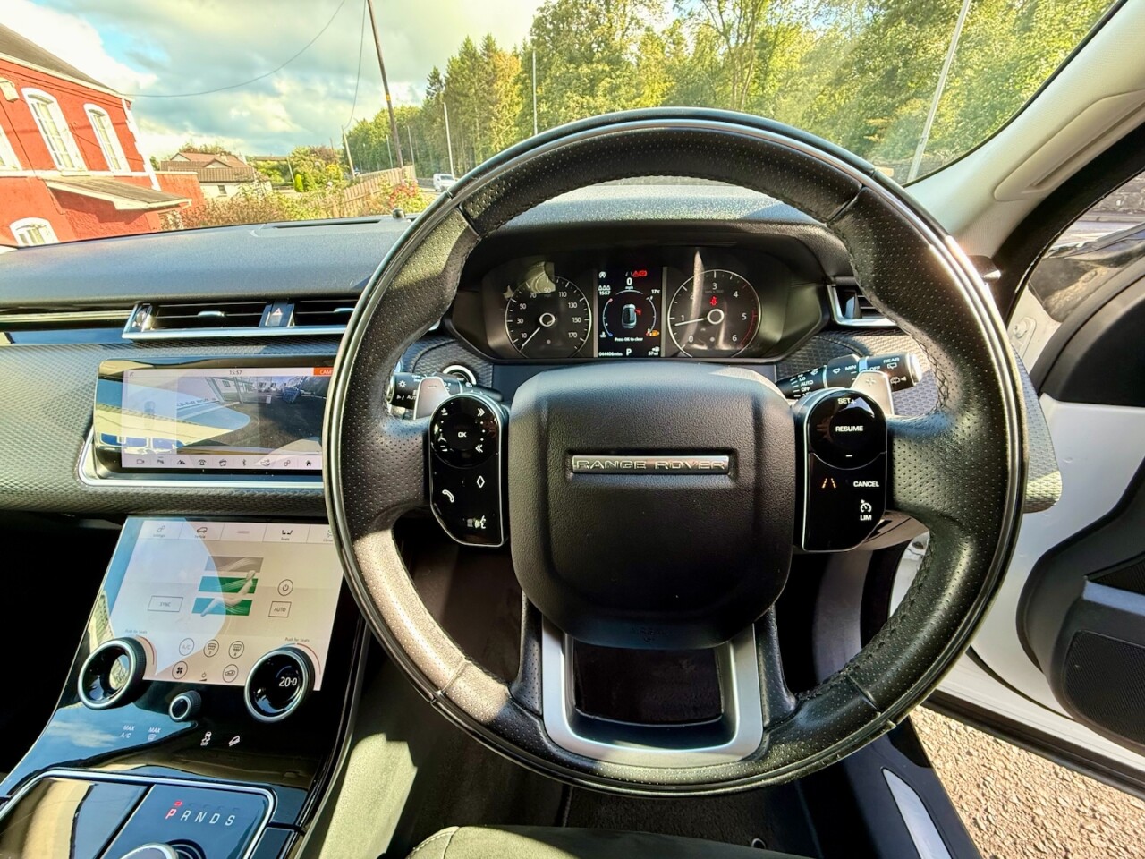 2019 LAND ROVER RANGE ROVER VELAR 2.0 D180 R-Dynamic SUV 5dr Diesel Auto 4WD Euro 6 (s/s) (180 ps) - vehicle photo 15 for sale on PureCar