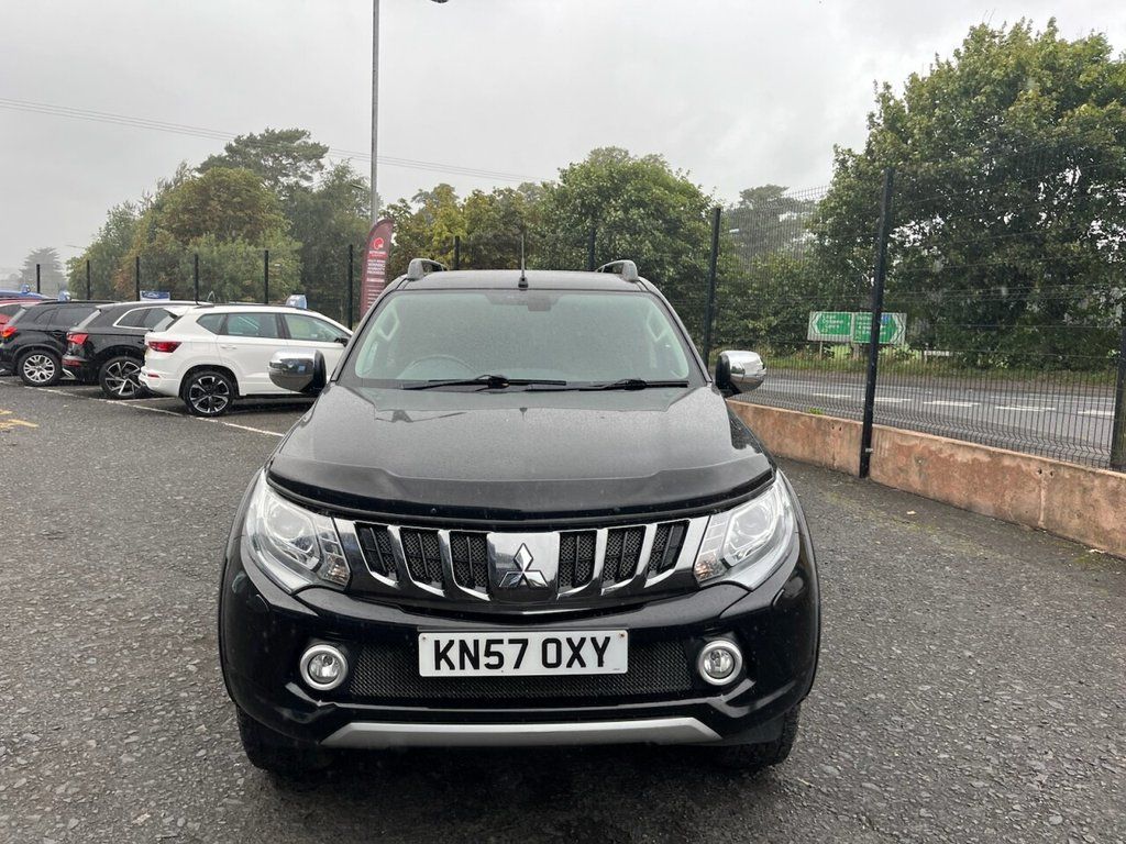 2019 MITSUBISHI L200 2.4 DI-D DC Barbarian Pickup Double Cab 4dr Diesel Manual 4WD Euro 6 (178 p - vehicle photo 2 for sale on PureCar