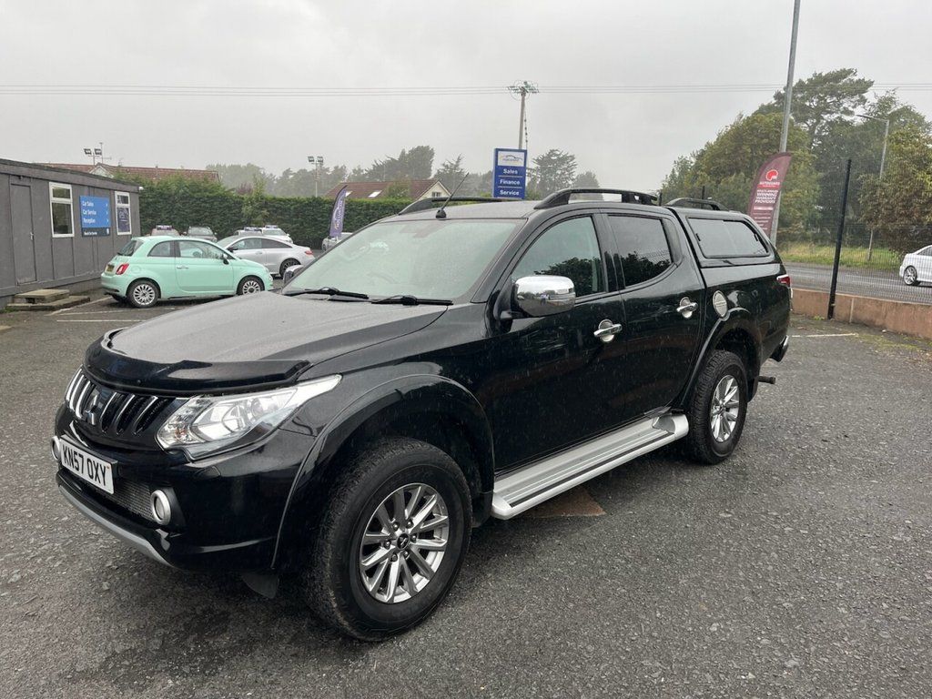 2019 MITSUBISHI L200 2.4 DI-D DC Barbarian Pickup Double Cab 4dr Diesel Manual 4WD Euro 6 (178 p - vehicle photo 3 for sale on PureCar