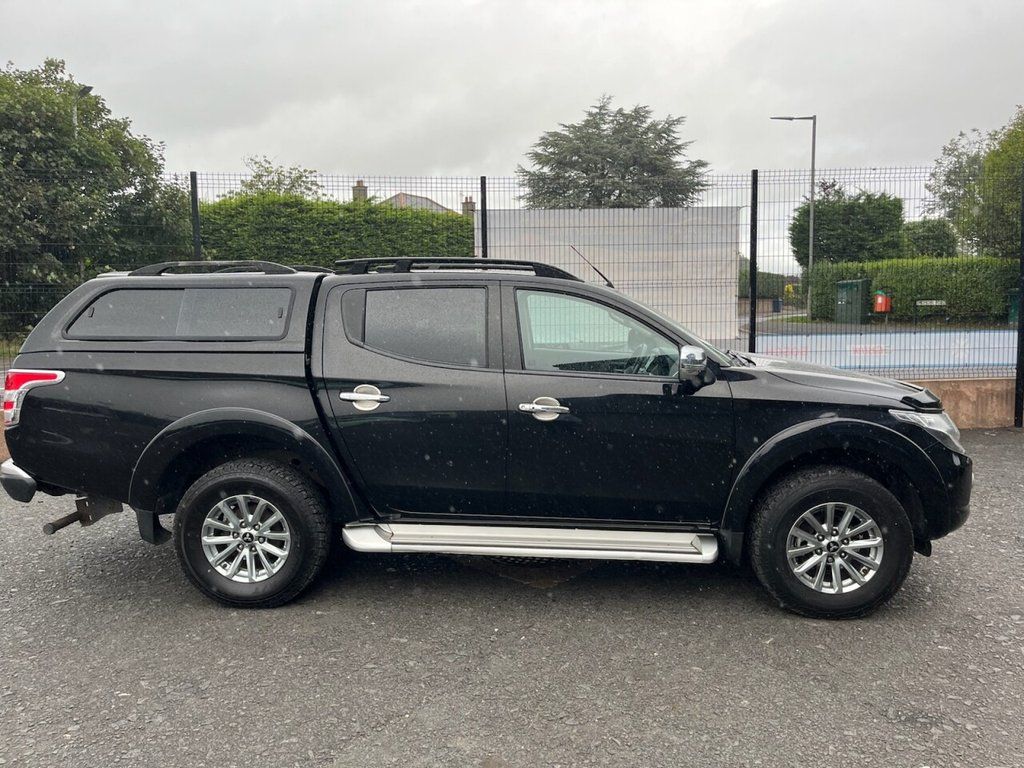 2019 MITSUBISHI L200 2.4 DI-D DC Barbarian Pickup Double Cab 4dr Diesel Manual 4WD Euro 6 (178 p - vehicle photo 4 for sale on PureCar
