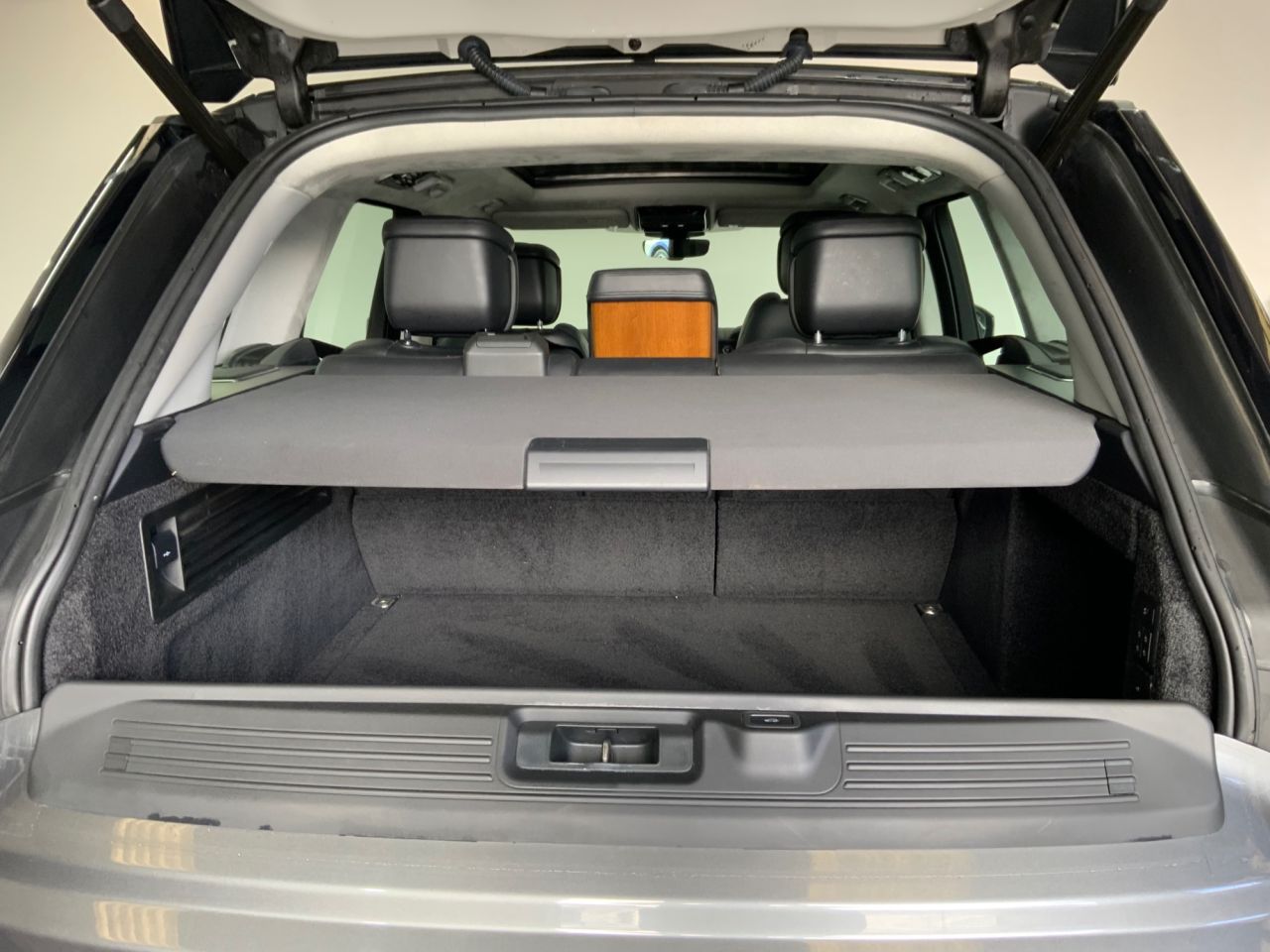 2018 LAND ROVER RANGE ROVER 4.4 SD V8 Autobiography SUV 5dr Diesel Auto 4WD Euro 6 (s/s) (339 ps) - vehicle photo 12 for sale on PureCar