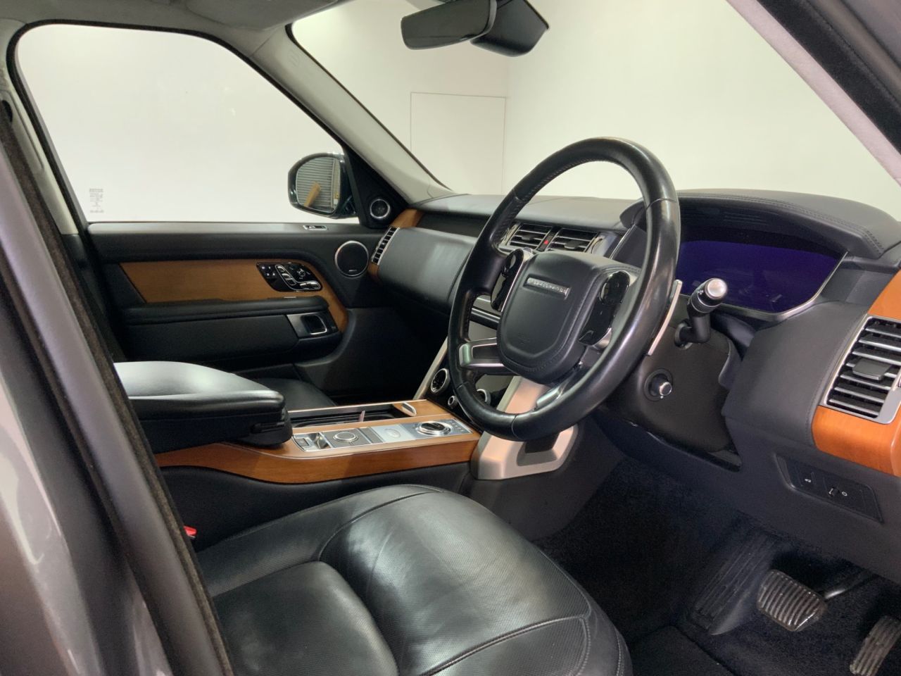 2018 LAND ROVER RANGE ROVER 4.4 SD V8 Autobiography SUV 5dr Diesel Auto 4WD Euro 6 (s/s) (339 ps) - vehicle photo 13 for sale on PureCar