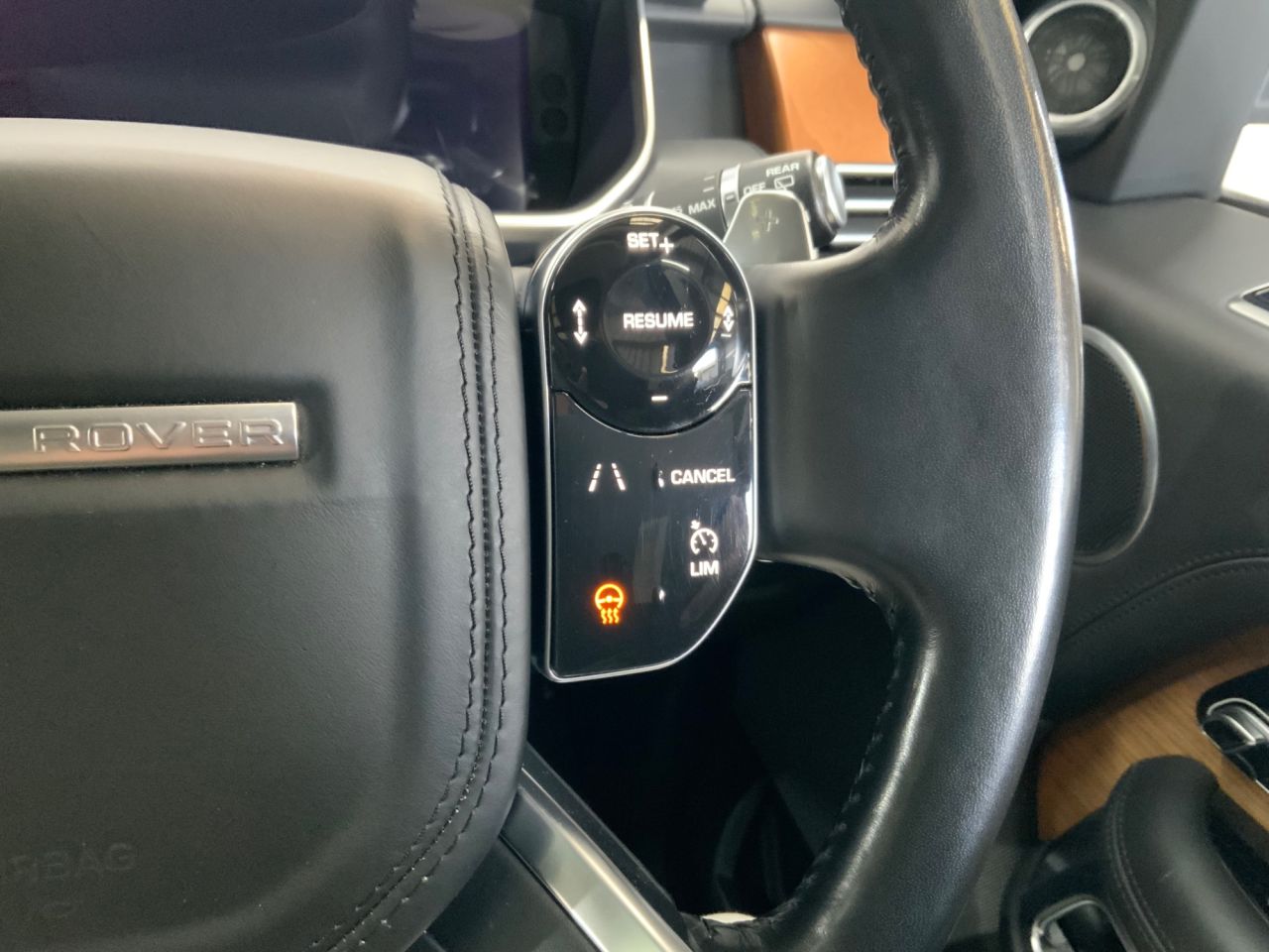 2018 LAND ROVER RANGE ROVER 4.4 SD V8 Autobiography SUV 5dr Diesel Auto 4WD Euro 6 (s/s) (339 ps) - vehicle photo 18 for sale on PureCar