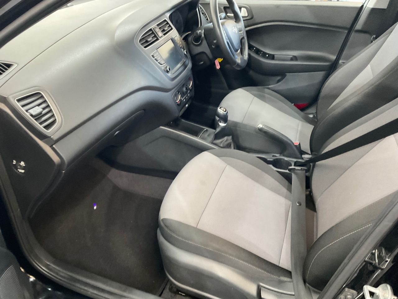 2020 HYUNDAI I20 1.2 SE Launch Edition Hatchback 5dr Petrol Manual Euro 6 (s/s) (84 ps) - vehicle photo 12 for sale on PureCar