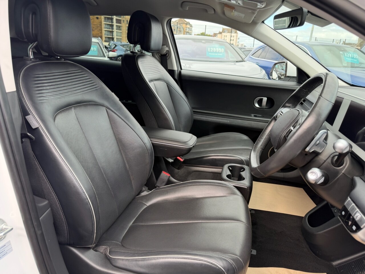 2022 HYUNDAI IONIQ 5 73kWh Ultimate Hatchback 5dr Electric Auto (217 ps) ONLY 62471 GENUINE MILE - vehicle photo 17 for sale on PureCar