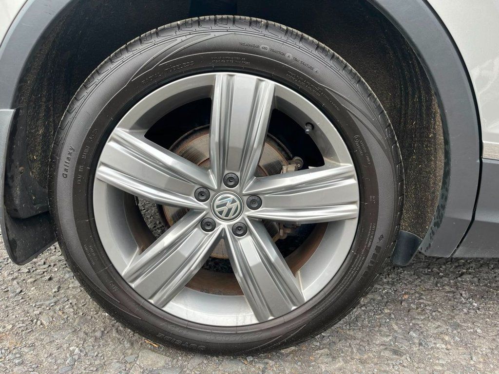 2019 VOLKSWAGEN TIGUAN 2.0 TDI SEL SUV 5dr Diesel DSG 4Motion Euro 6 (s/s) (190 ps) - vehicle photo 10 for sale on PureCar