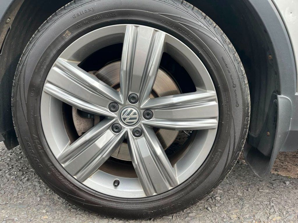2019 VOLKSWAGEN TIGUAN 2.0 TDI SEL SUV 5dr Diesel DSG 4Motion Euro 6 (s/s) (190 ps) - vehicle photo 11 for sale on PureCar