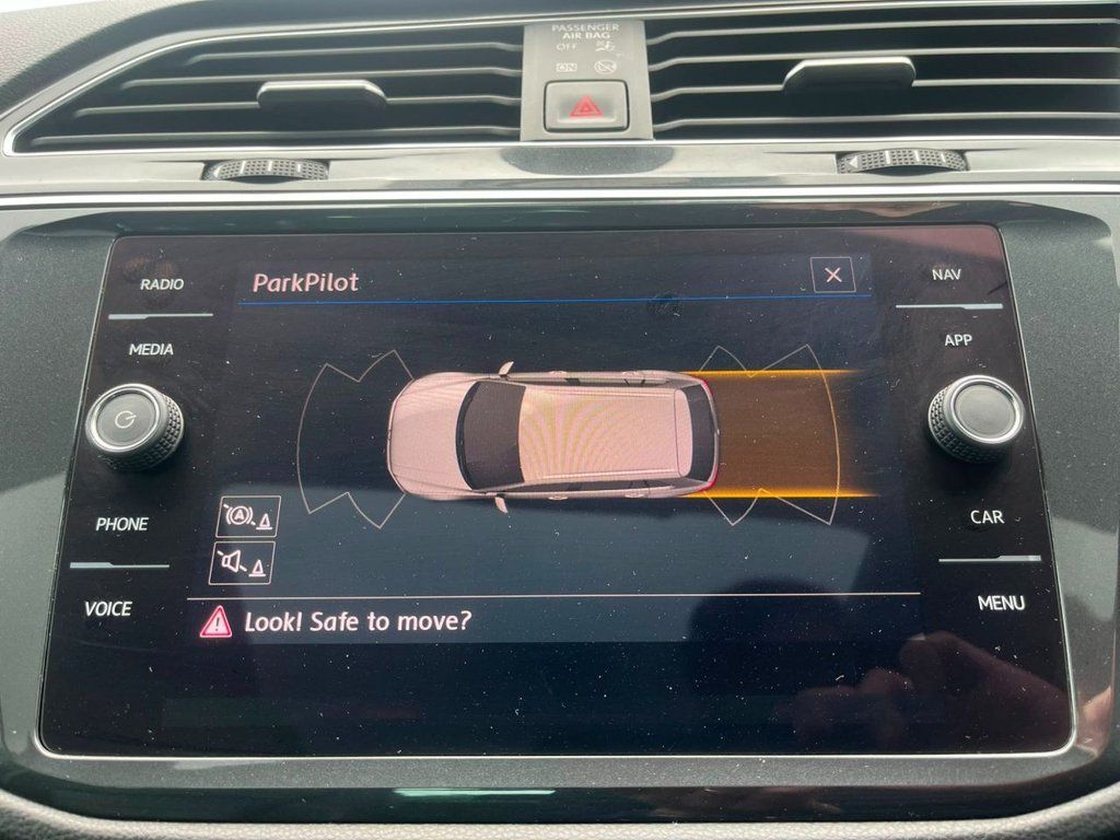 2019 VOLKSWAGEN TIGUAN 2.0 TDI SEL SUV 5dr Diesel DSG 4Motion Euro 6 (s/s) (190 ps) - vehicle photo 17 for sale on PureCar
