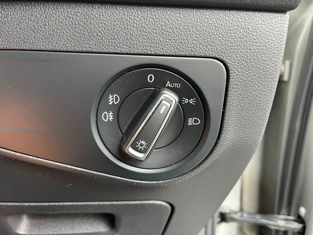 2019 VOLKSWAGEN TIGUAN 2.0 TDI SEL SUV 5dr Diesel DSG 4Motion Euro 6 (s/s) (190 ps) - vehicle photo 22 for sale on PureCar