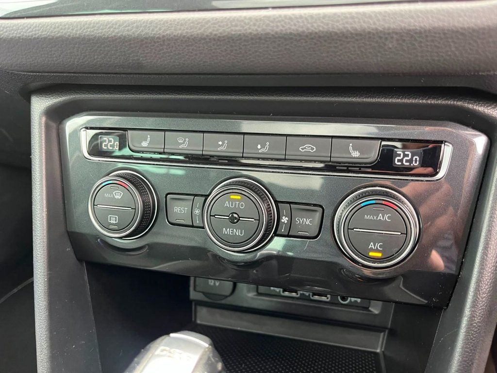 2019 VOLKSWAGEN TIGUAN 2.0 TDI SEL SUV 5dr Diesel DSG 4Motion Euro 6 (s/s) (190 ps) - vehicle photo 23 for sale on PureCar