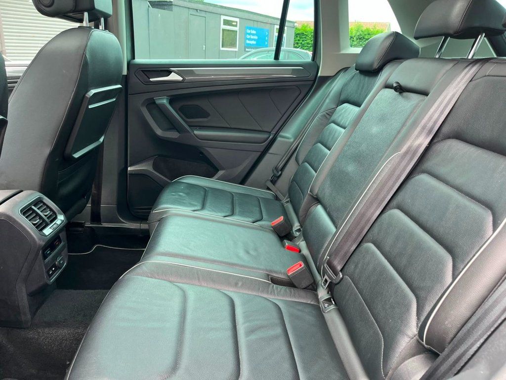 2019 VOLKSWAGEN TIGUAN 2.0 TDI SEL SUV 5dr Diesel DSG 4Motion Euro 6 (s/s) (190 ps) - vehicle photo 33 for sale on PureCar