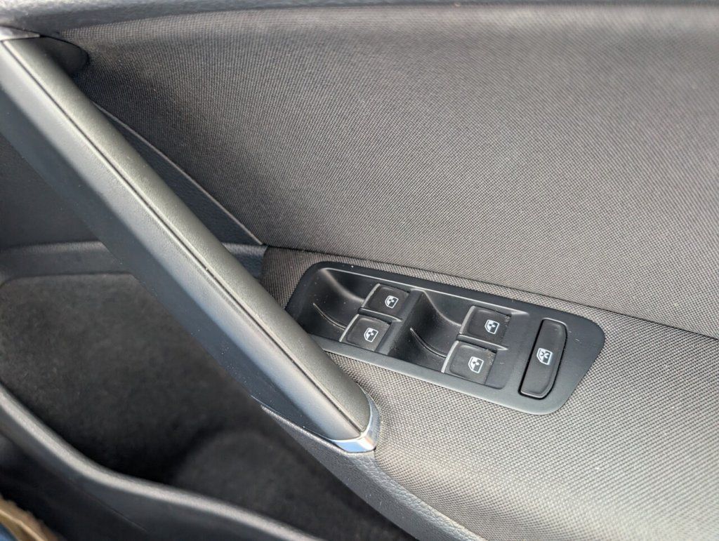 2019 VOLKSWAGEN GOLF 1.6 TDI GT Hatchback 5dr Diesel DSG Euro 6 (s/s) (115 ps) - vehicle photo 18 for sale on PureCar