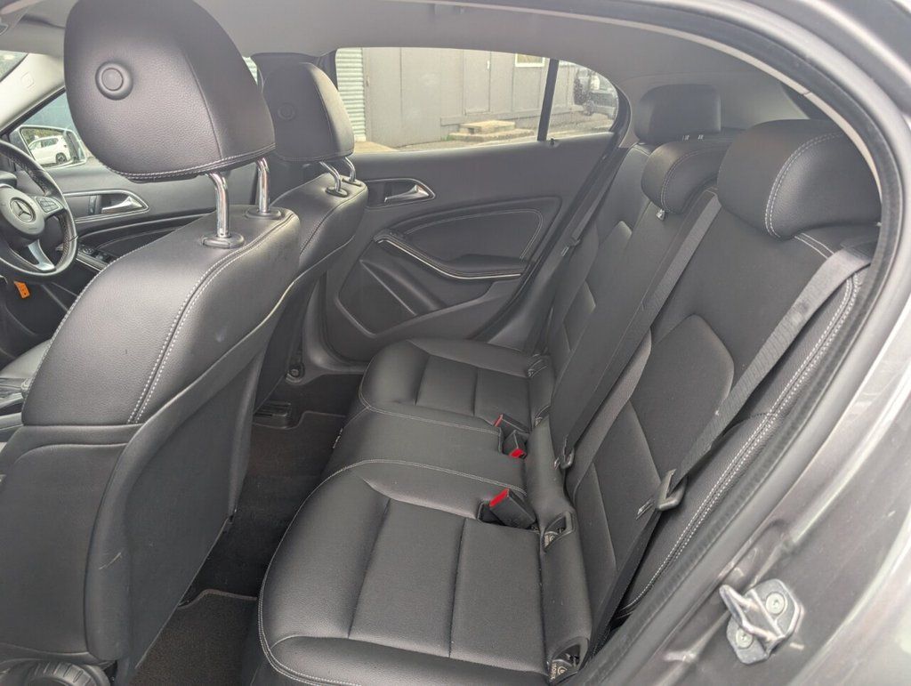 2018 MERCEDES GLA 2.1 GLA200d Sport SUV 5dr Diesel Manual Euro 6 (s/s) (136 ps) - vehicle photo 33 for sale on PureCar