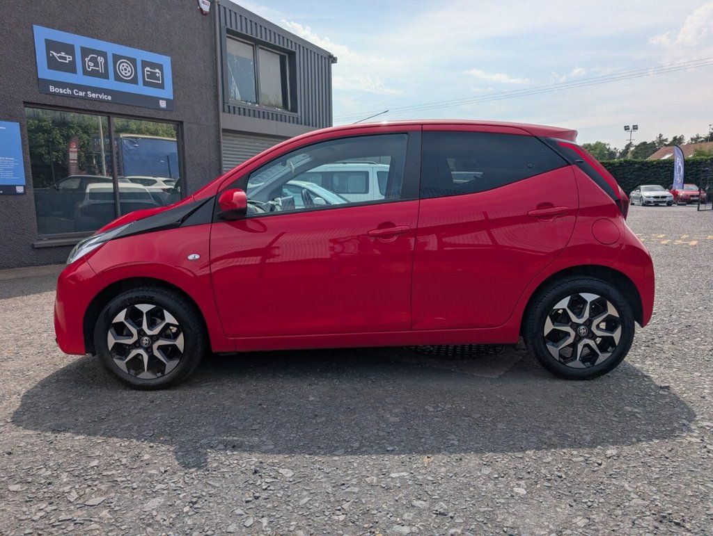 2019 TOYOTA AYGO 1.0 VVT-i x-plore Hatchback 5dr Petrol Manual Euro 6 (71 ps) - vehicle photo 5 for sale on PureCar