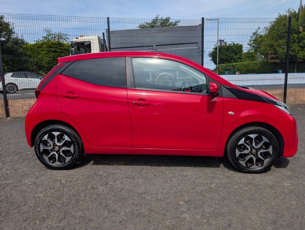 2019 TOYOTA AYGO 1.0 VVT-i x-plore Hatchback 5dr Petrol Manual Euro 6 (71 ps) - vehicle photo 9 for sale on PureCar