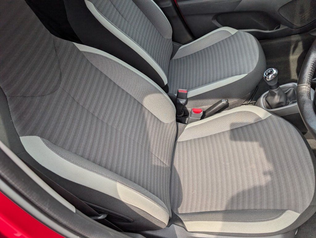 2019 TOYOTA AYGO 1.0 VVT-i x-plore Hatchback 5dr Petrol Manual Euro 6 (71 ps) - vehicle photo 28 for sale on PureCar