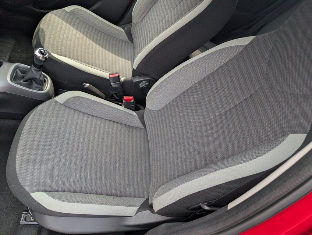 2019 TOYOTA AYGO 1.0 VVT-i x-plore Hatchback 5dr Petrol Manual Euro 6 (71 ps) - vehicle photo 30 for sale on PureCar