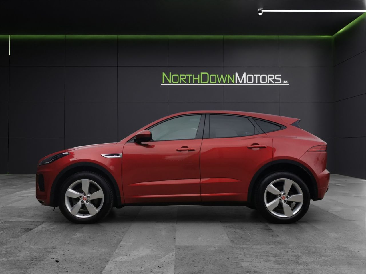 2019 JAGUAR E-PACE 2.0 D180 R-Dynamic SE SUV 5dr Diesel Auto AWD Euro 6 (s/s) (180 ps) Very Lo - vehicle photo 3 for sale on PureCar