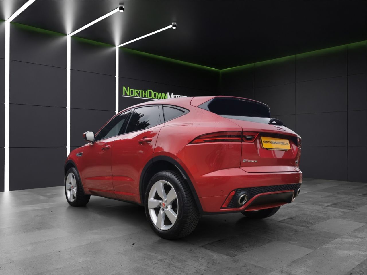 2019 JAGUAR E-PACE 2.0 D180 R-Dynamic SE SUV 5dr Diesel Auto AWD Euro 6 (s/s) (180 ps) Very Lo - vehicle photo 4 for sale on PureCar