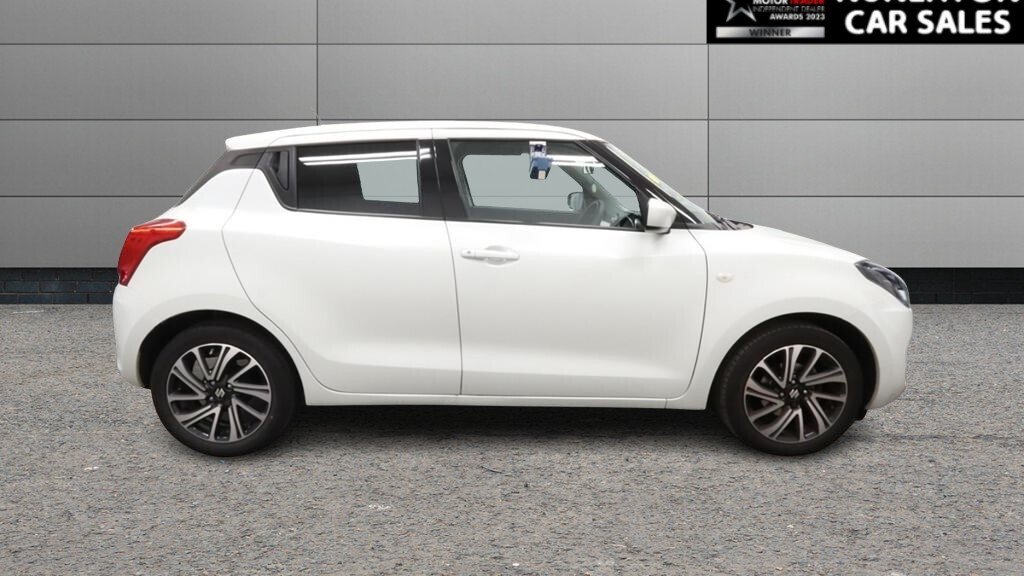 2023 Suzuki Swift — image 2
