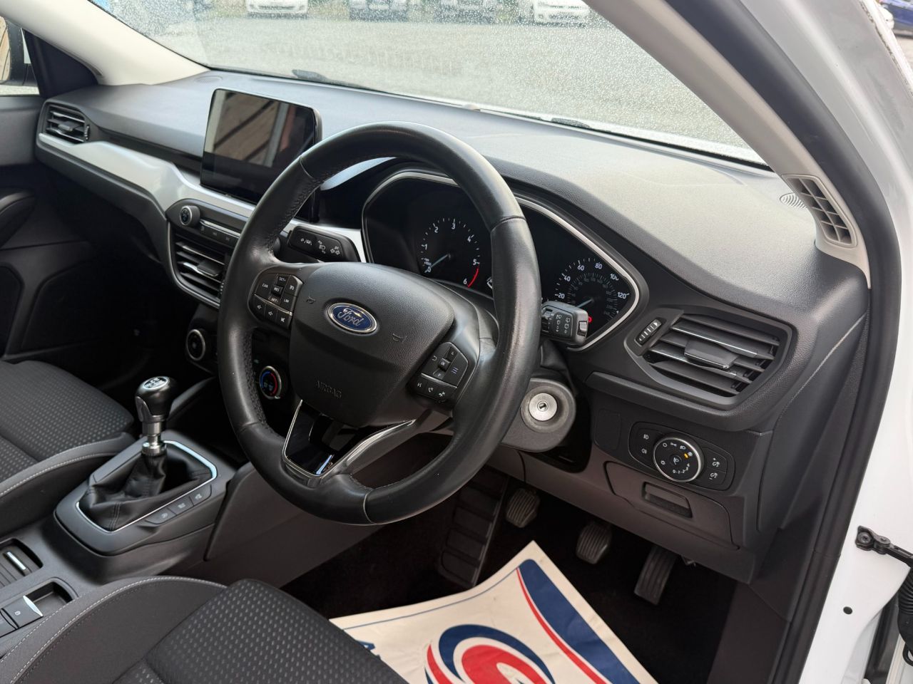 2019 FORD FOCUS 1.5 EcoBlue Zetec Hatchback 5dr Diesel Manual Euro 6 (s/s) (120 ps) - vehicle photo 9 for sale on PureCar