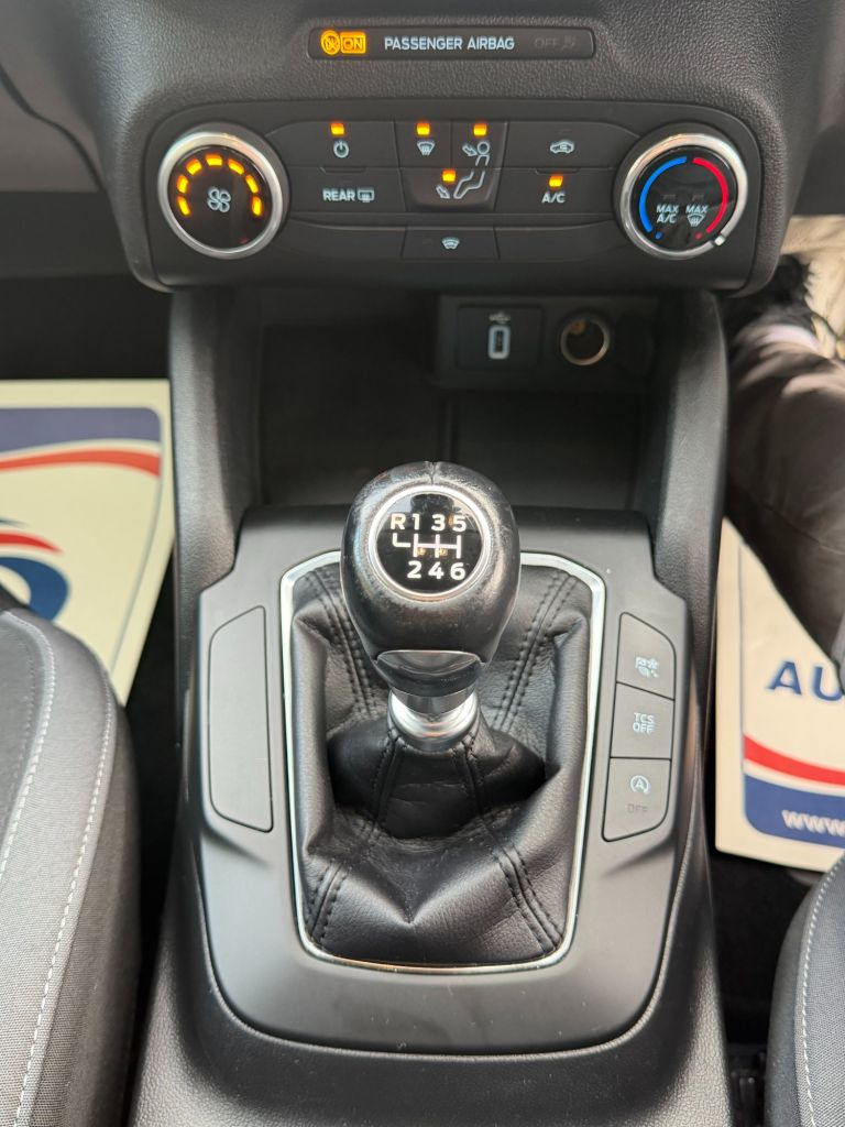 2019 FORD FOCUS 1.5 EcoBlue Zetec Hatchback 5dr Diesel Manual Euro 6 (s/s) (120 ps) - vehicle photo 10 for sale on PureCar
