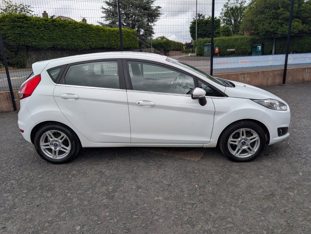 2014 FORD FIESTA 1.0T EcoBoost Zetec Hatchback 5dr Petrol Manual Euro 5 (s/s) (100 ps) - vehicle photo 9 for sale on PureCar