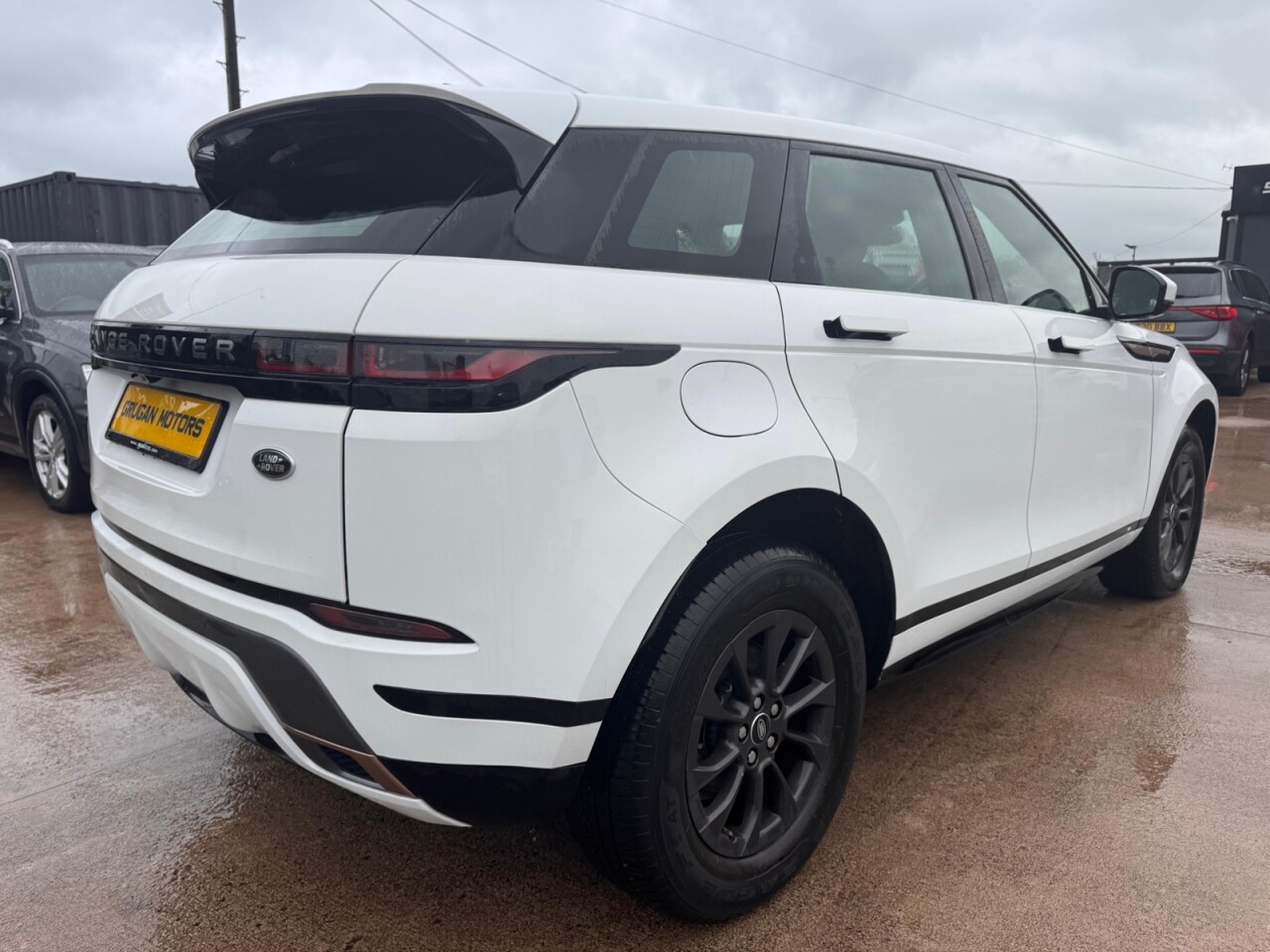 2019 LAND ROVER RANGE ROVER EVOQUE 2.0 D150 R-Dynamic SUV 5dr Diesel Manual FWD Euro 6 (s/s) (150 ps) - vehicle photo 2 for sale on PureCar