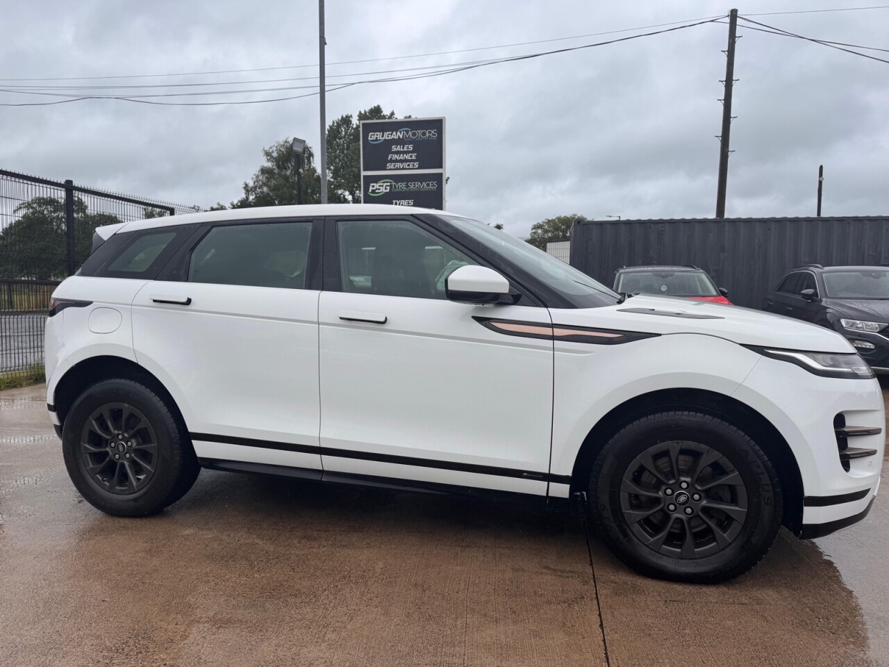 2019 LAND ROVER RANGE ROVER EVOQUE 2.0 D150 R-Dynamic SUV 5dr Diesel Manual FWD Euro 6 (s/s) (150 ps) - vehicle photo 3 for sale on PureCar