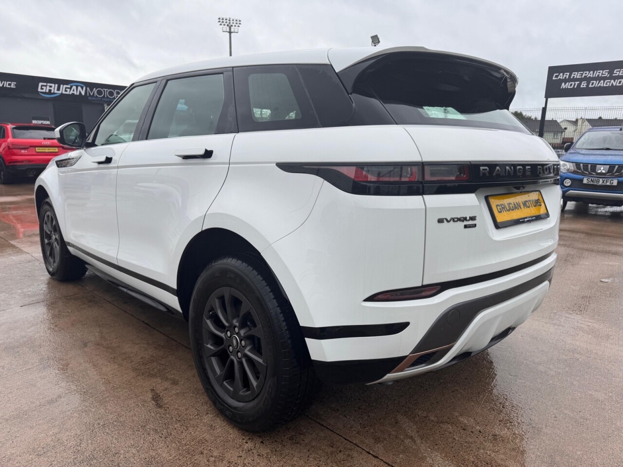 2019 LAND ROVER RANGE ROVER EVOQUE 2.0 D150 R-Dynamic SUV 5dr Diesel Manual FWD Euro 6 (s/s) (150 ps) - vehicle photo 5 for sale on PureCar